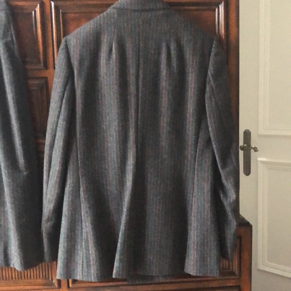 Wool tailor made grey with coloured spin stripe suit. - Picture 3 of 9